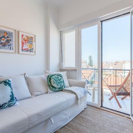 Renovated Sunny Apartment With Amazing Sunset Balcony , By Timecooler Lisboa Εξωτερικό φωτογραφία