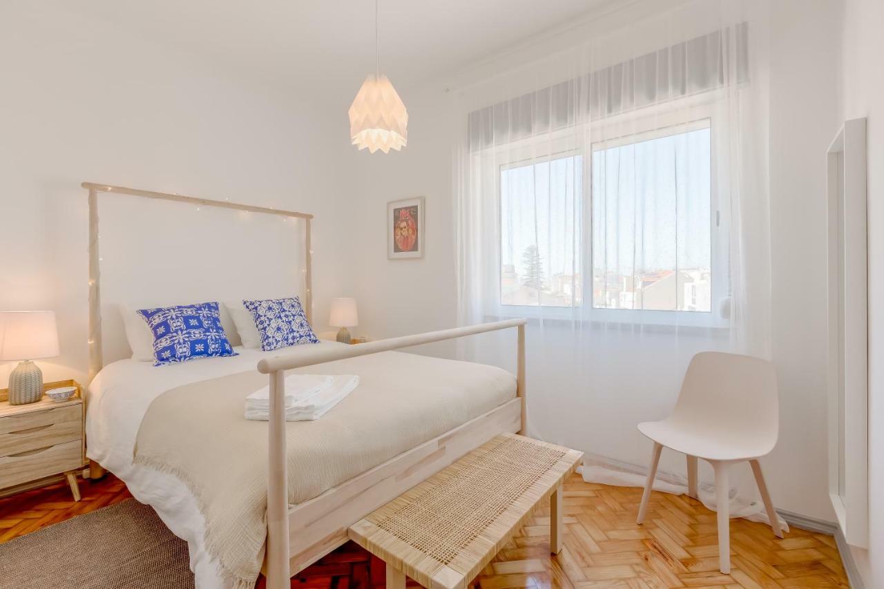 Renovated Sunny Apartment With Amazing Sunset Balcony , By Timecooler Lisboa Εξωτερικό φωτογραφία