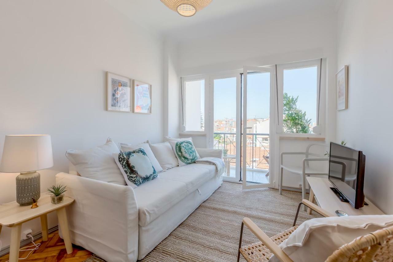 Renovated Sunny Apartment With Amazing Sunset Balcony , By Timecooler Lisboa Εξωτερικό φωτογραφία