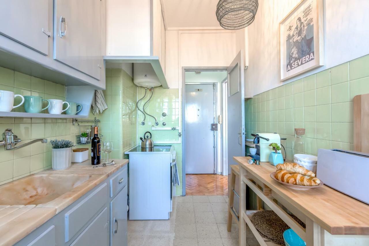 Renovated Sunny Apartment With Amazing Sunset Balcony , By Timecooler Lisboa Εξωτερικό φωτογραφία